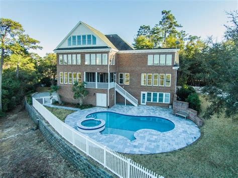 The 1,379 Square Feet single family home is a 3 beds, 2 baths property. . Zillow wilmington nc 28412